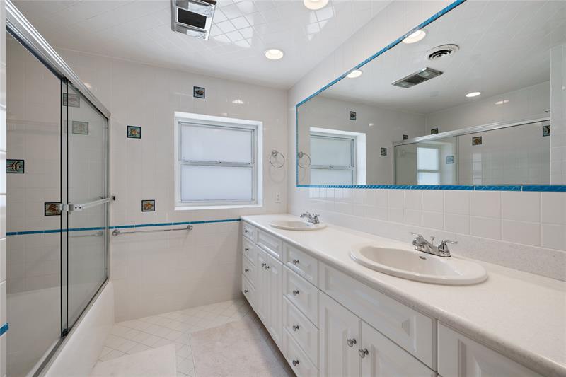 Image 12 of 55 For 960 48th  