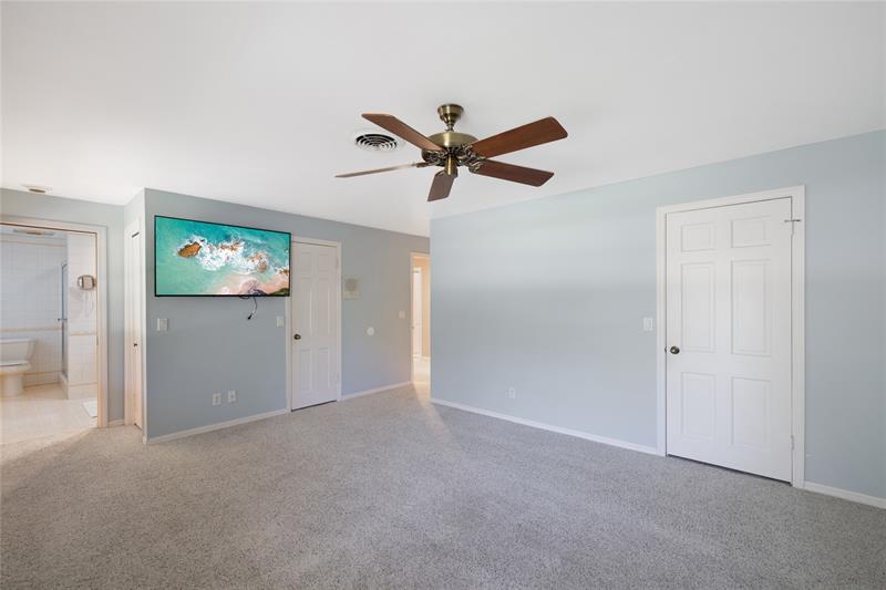Image 17 of 55 For 960 48th  