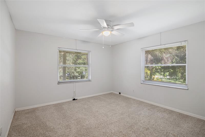 Image 21 of 55 For 960 48th  