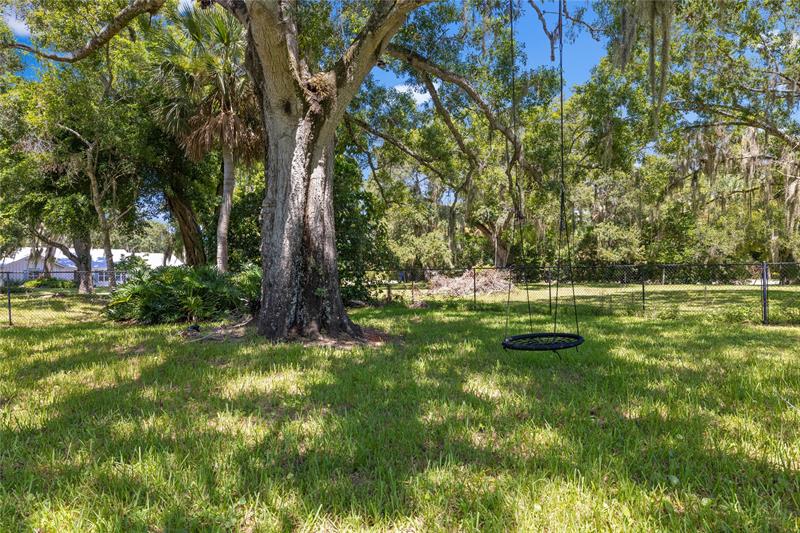 Image 44 of 55 For 960 48th  