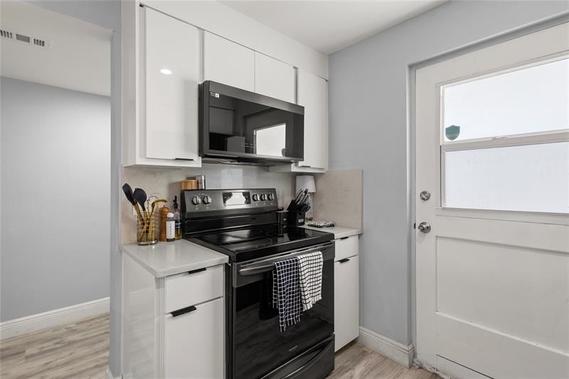 Image 11 of 31 For 5500 2nd Ave  316