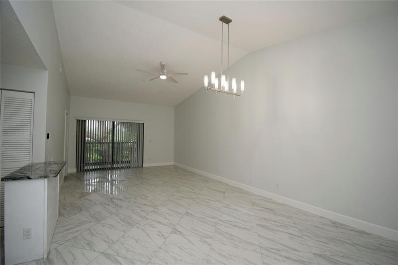 Image 13 of 17 For 9665 Riverside Dr  9i