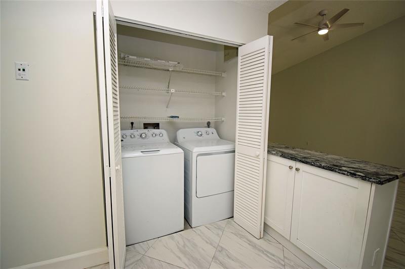 Image 15 of 17 For 9665 Riverside Dr  9i