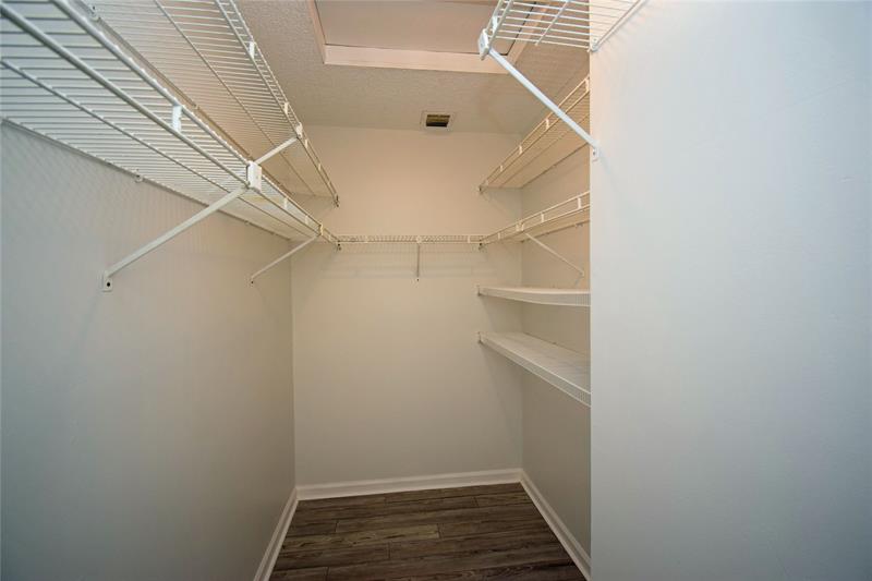 Image 8 of 17 For 9665 Riverside Dr  9i