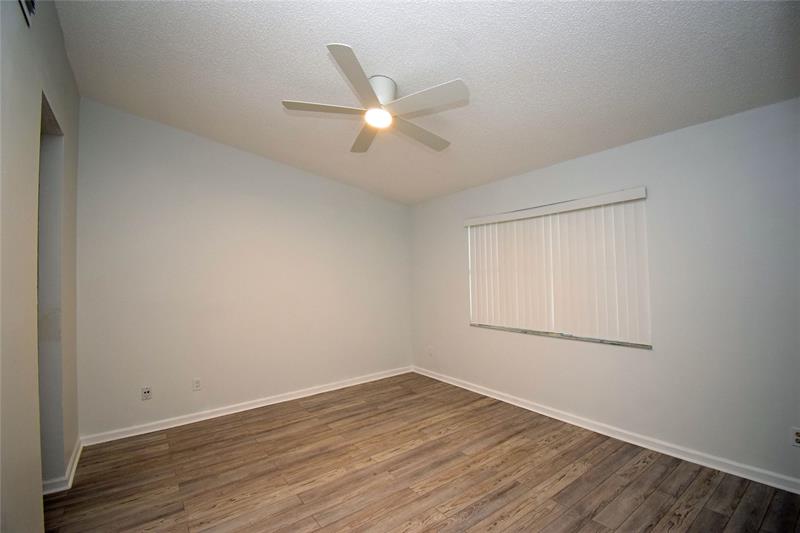 Image 9 of 17 For 9665 Riverside Dr  9i