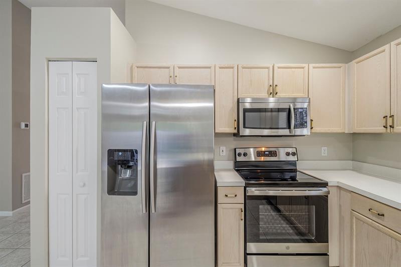 Image 10 of 29 For 1875 Barnstable Rd