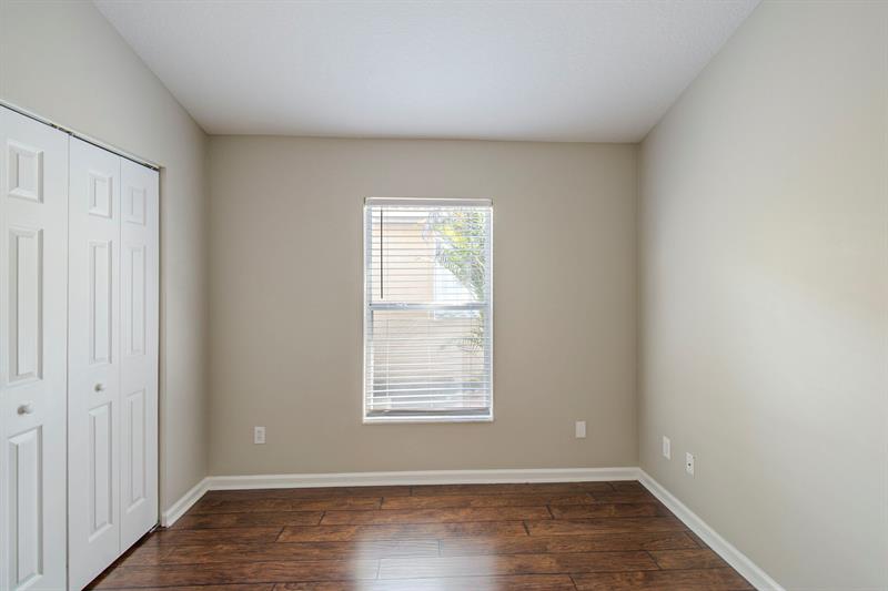Image 19 of 29 For 1875 Barnstable Rd
