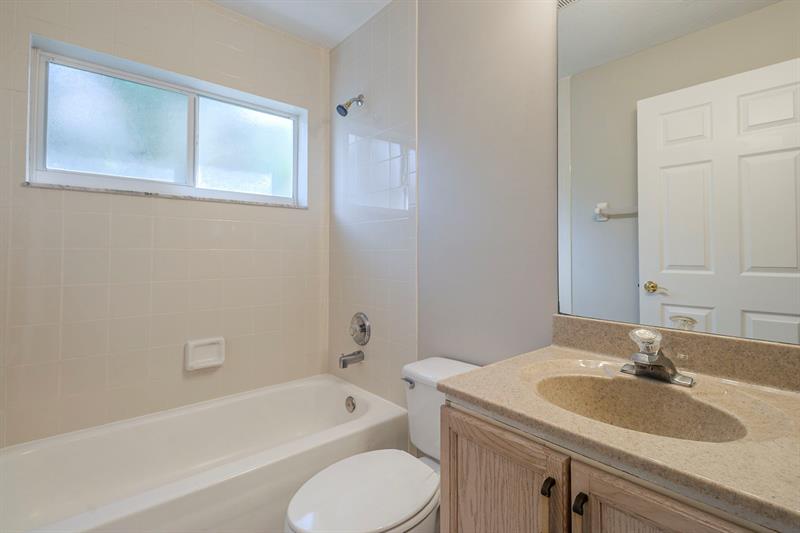 Image 24 of 29 For 1875 Barnstable Rd