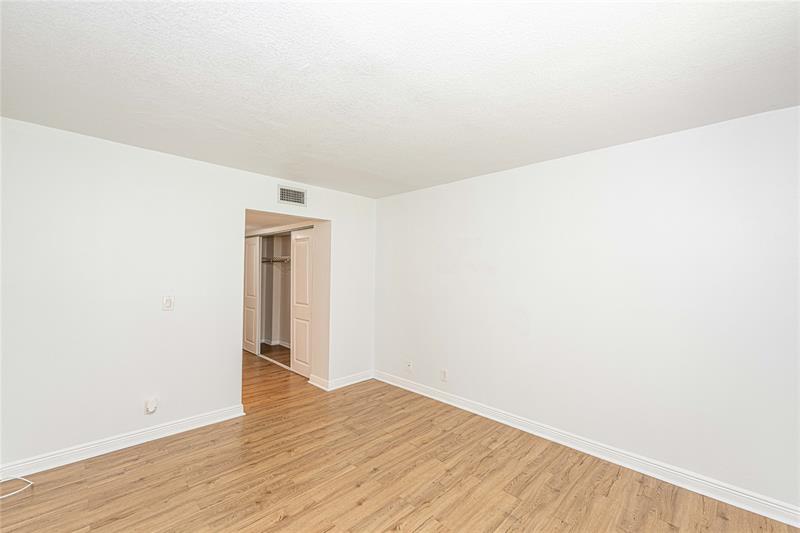 Image 14 of 24 For 9471 Evergreen Pl  201