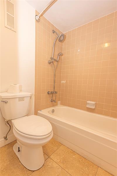 Image 19 of 24 For 9471 Evergreen Pl  201