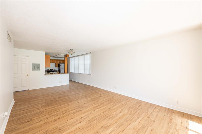 Image 5 of 24 For 9471 Evergreen Pl  201