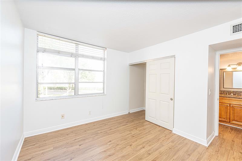 Image 9 of 24 For 9471 Evergreen Pl  201