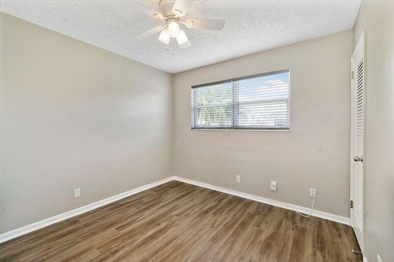 Image 29 of 48 For 949 10th Ct  