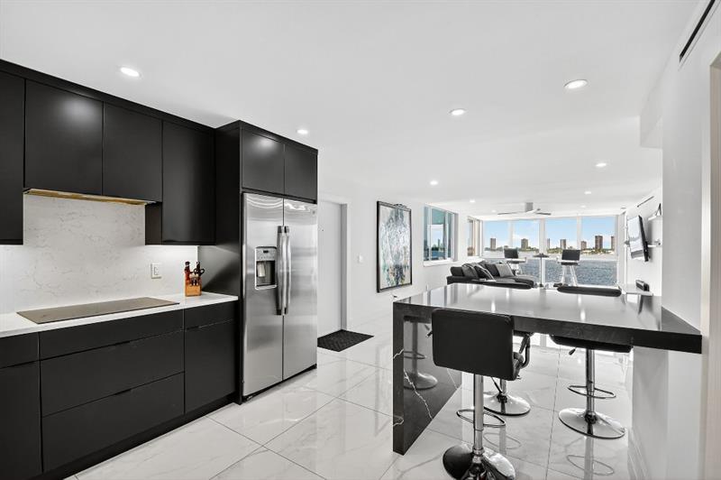 Image 16 of 50 For 301 Lake Shore Dr  801