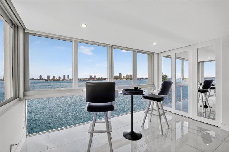 Image 19 of 50 For 301 Lake Shore Dr  801