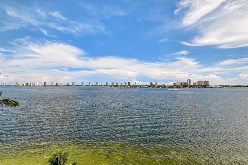 Image 5 of 50 For 301 Lake Shore Dr  801