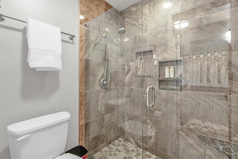 Image 12 of 32 For 630 Maple Oak Cir  114