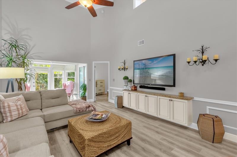 Image 2 of 32 For 630 Maple Oak Cir  114