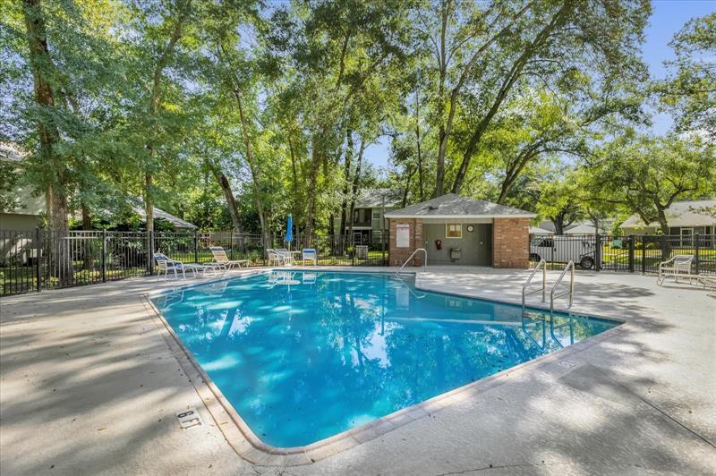 Image 30 of 32 For 630 Maple Oak Cir  114