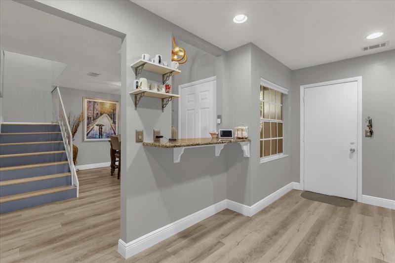 Image 8 of 32 For 630 Maple Oak Cir  114