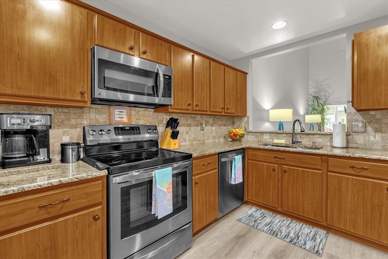 Image 9 of 32 For 630 Maple Oak Cir  114