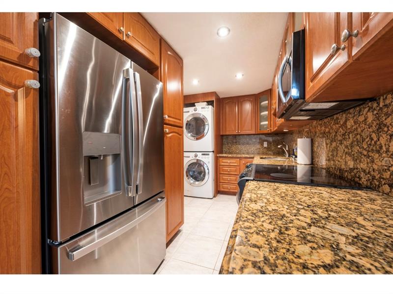 Image 5 of 19 For 1428 4th Ave  F145