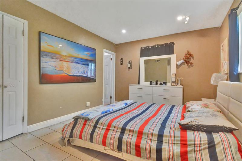 Image 11 of 20 For 4401 33rd St