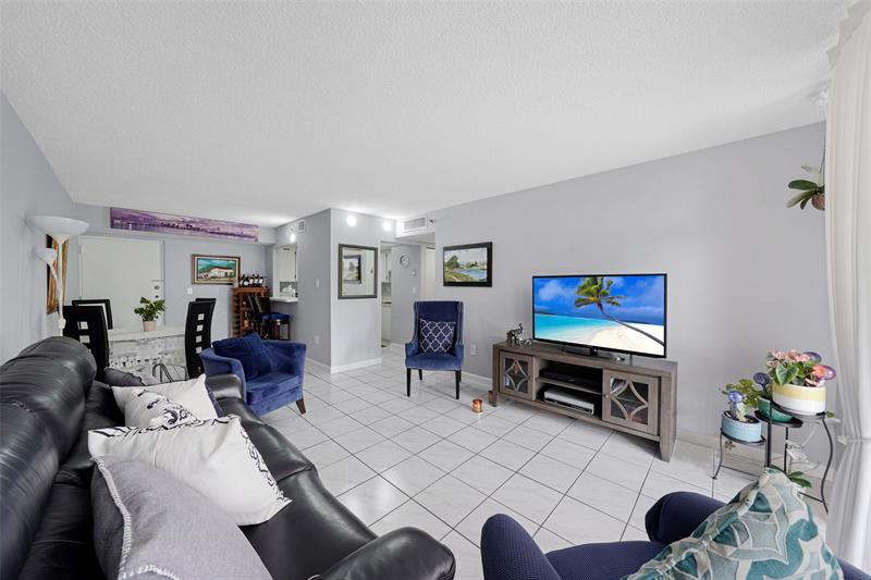 Image 12 of 49 For 9688 Fontainebleau Blvd  610