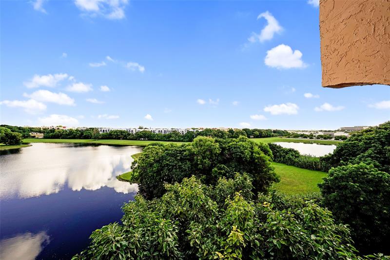Image 17 of 49 For 9688 Fontainebleau Blvd  610