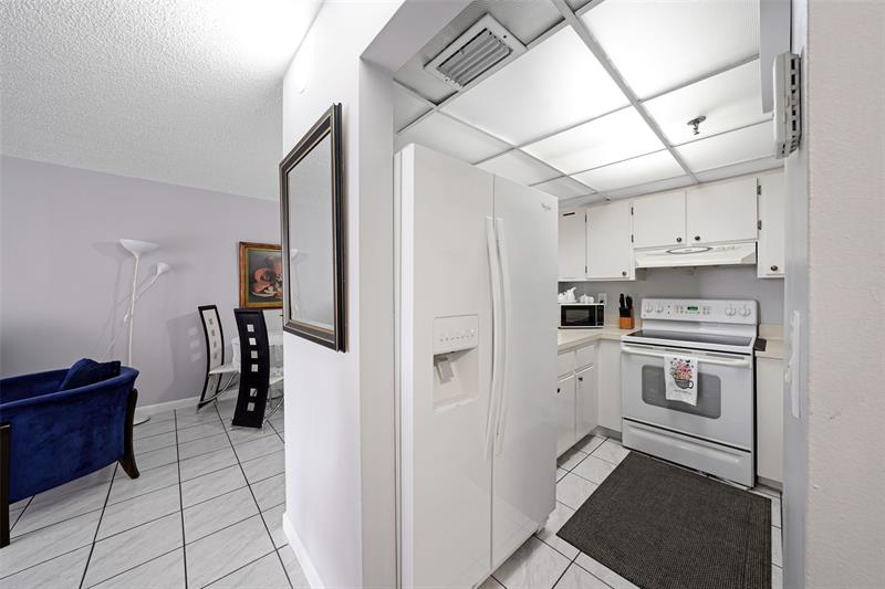 Image 18 of 49 For 9688 Fontainebleau Blvd  610