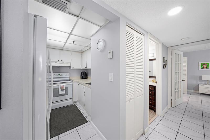 Image 19 of 49 For 9688 Fontainebleau Blvd  610
