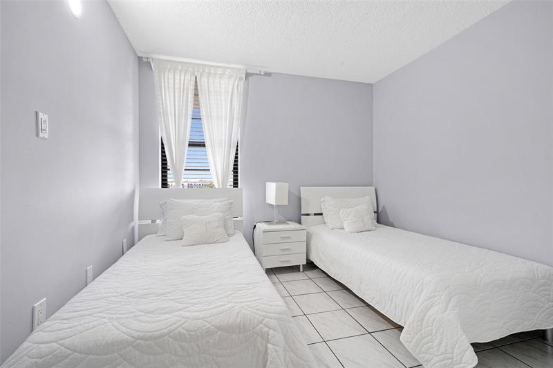 Image 25 of 49 For 9688 Fontainebleau Blvd  610