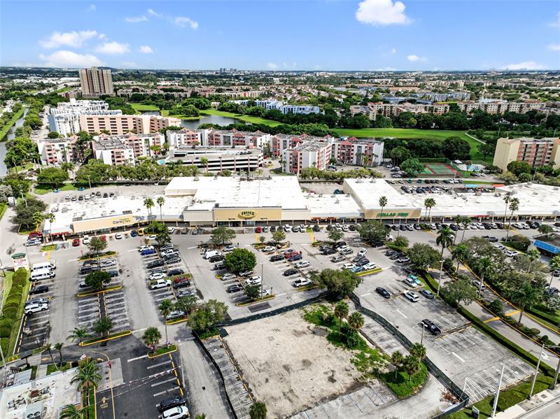 Image 43 of 49 For 9688 Fontainebleau Blvd  610