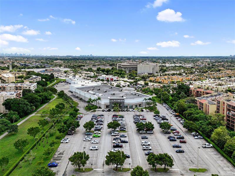 Image 45 of 49 For 9688 Fontainebleau Blvd  610