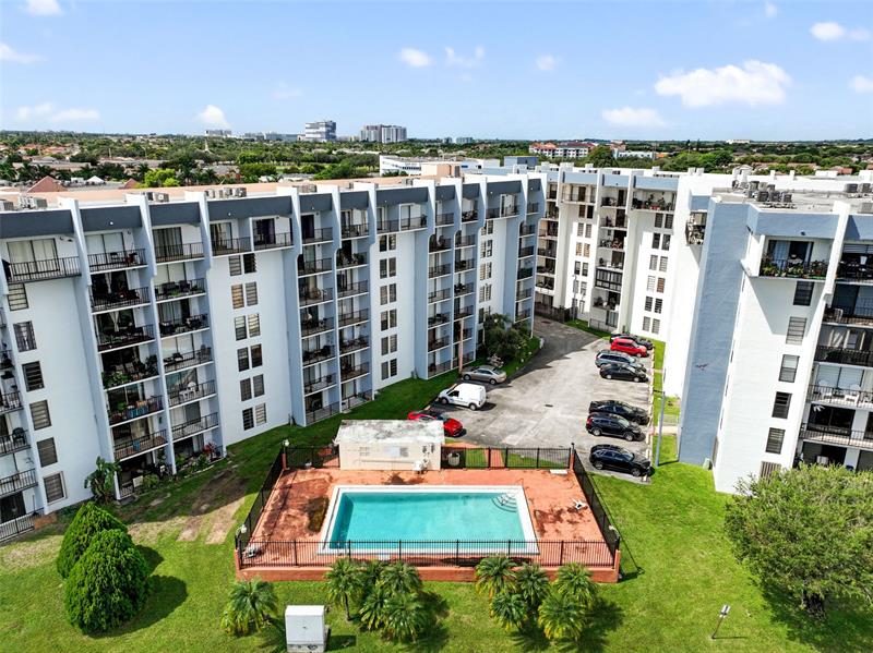 Image 46 of 49 For 9688 Fontainebleau Blvd  610