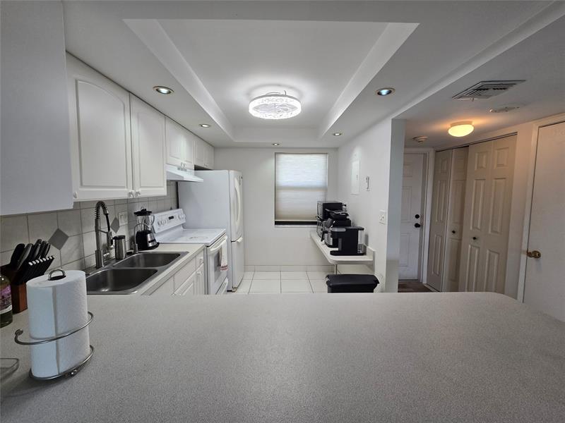 Image 7 of 30 For 1401 Riverside Dr  705