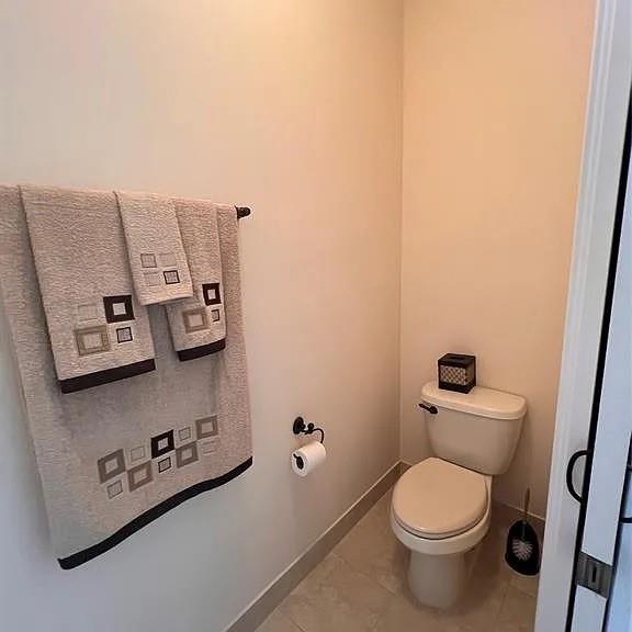 Image 22 of 40 For 3014 Waterside Cir