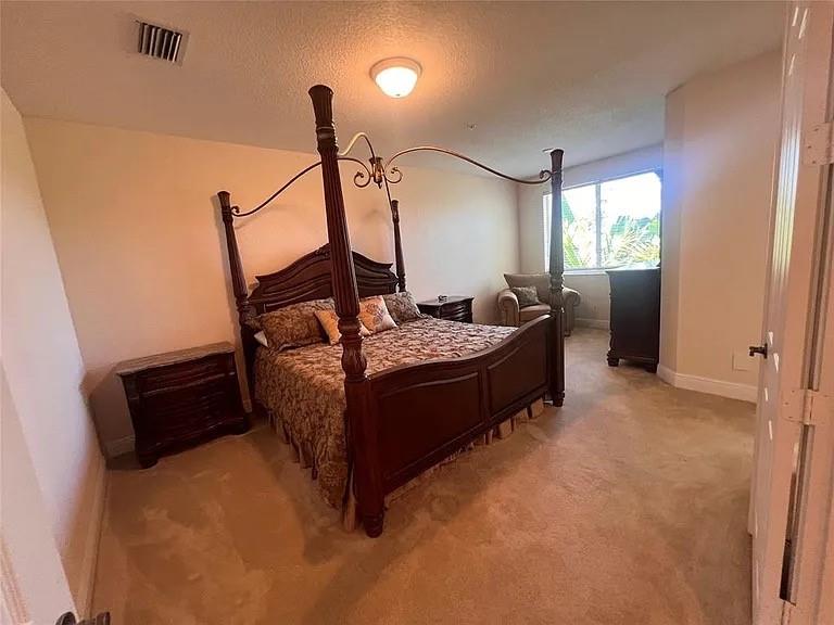 Image 23 of 40 For 3014 Waterside Cir