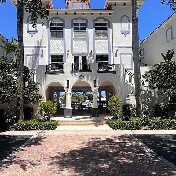 Image 38 of 40 For 3014 Waterside Cir