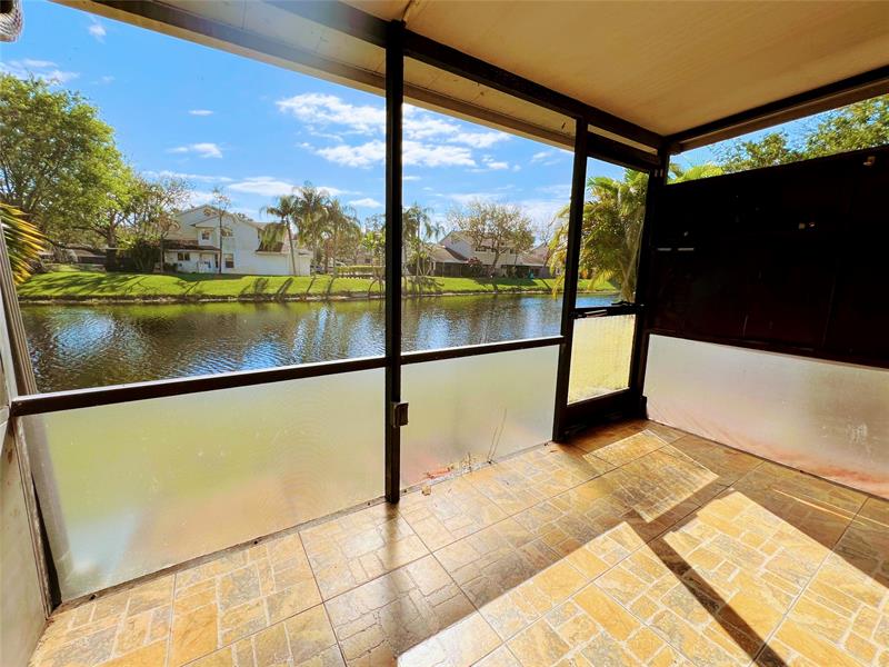 Image 27 of 31 For 2032 Discovery Circle E