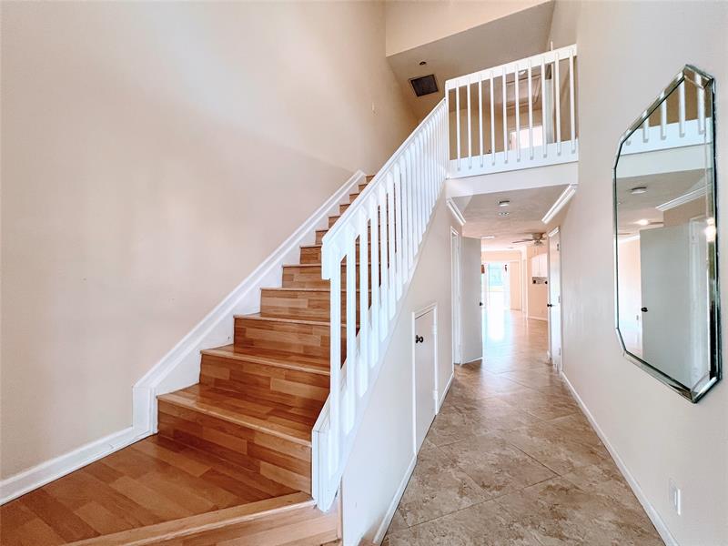 Image 3 of 31 For 2032 Discovery Circle E