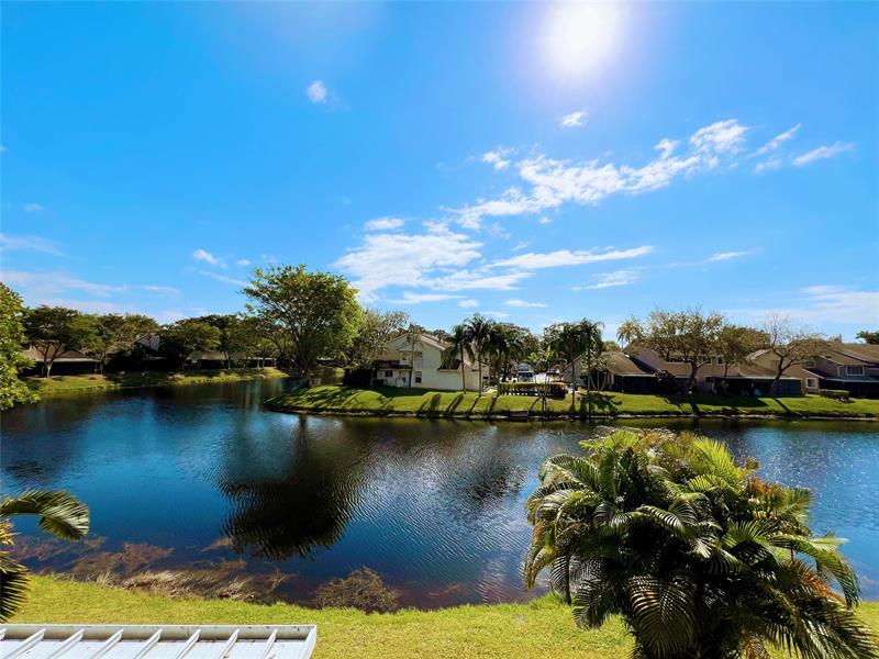 Image 30 of 31 For 2032 Discovery Circle E