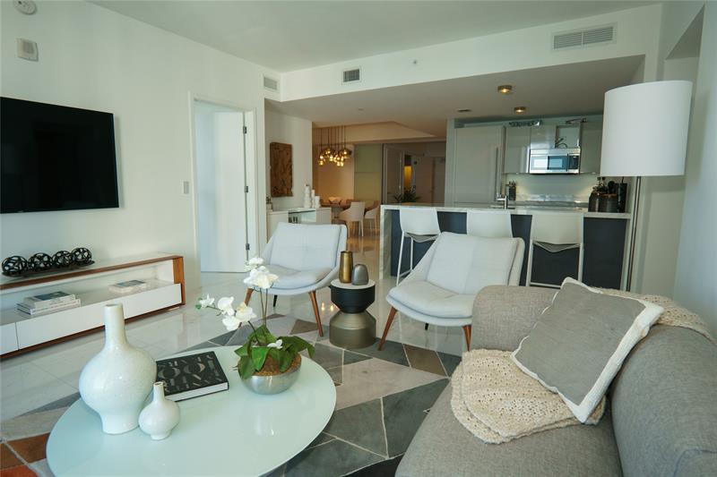 Image 11 of 34 For 1010 Brickell Ave  4002