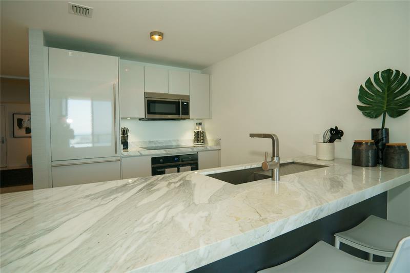 Image 12 of 34 For 1010 Brickell Ave  4002