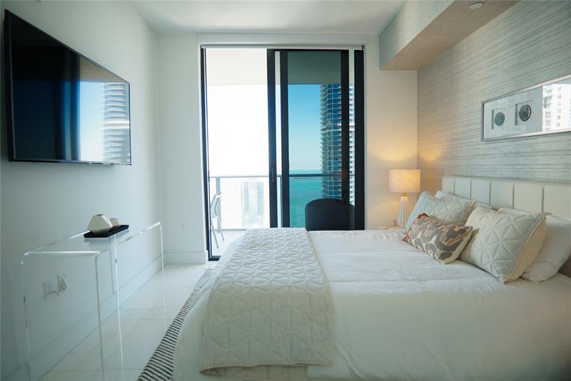 Image 16 of 34 For 1010 Brickell Ave  4002