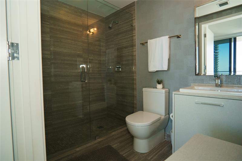 Image 20 of 34 For 1010 Brickell Ave  4002