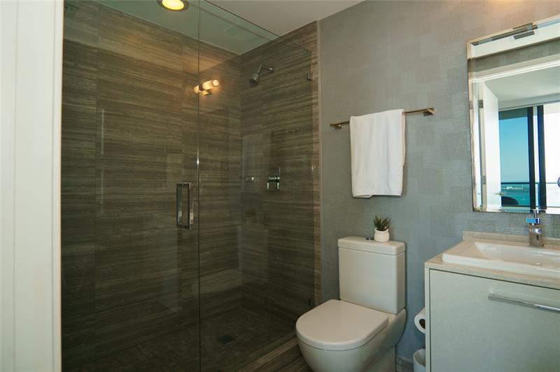 Image 21 of 34 For 1010 Brickell Ave  4002