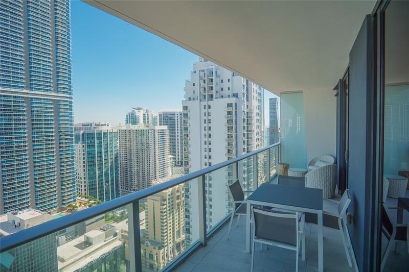 Image 3 of 34 For 1010 Brickell Ave  4002