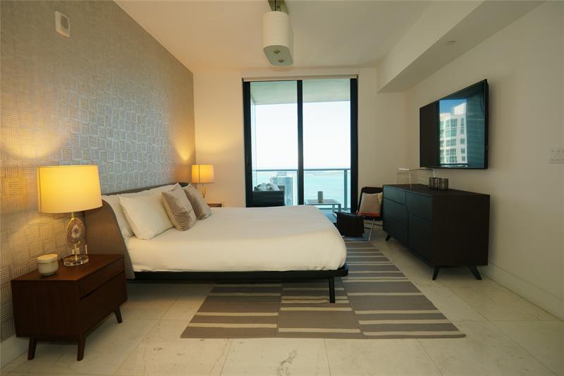 Image 31 of 34 For 1010 Brickell Ave  4002