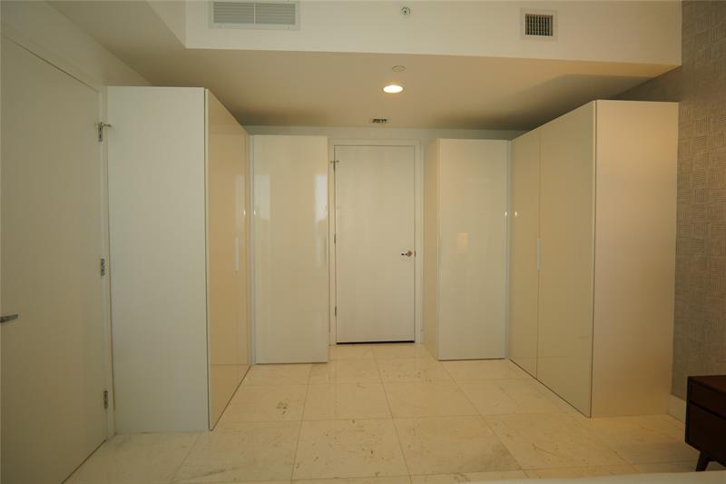 Image 32 of 34 For 1010 Brickell Ave  4002